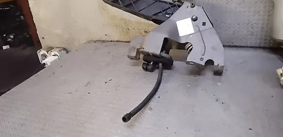 Volkswagen Transporter - Caravelle T5 Clutch pedal 7E1721059F