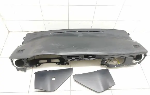 Toyota Auris E180 Dashboard 5584302610 356044515kt5 307822520