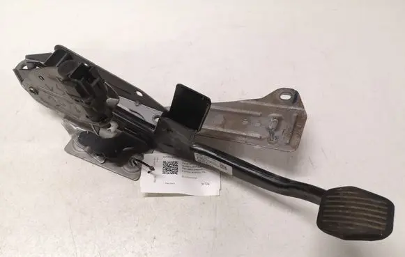 Volvo V50 Brake pedal 4N512467CG 31202370