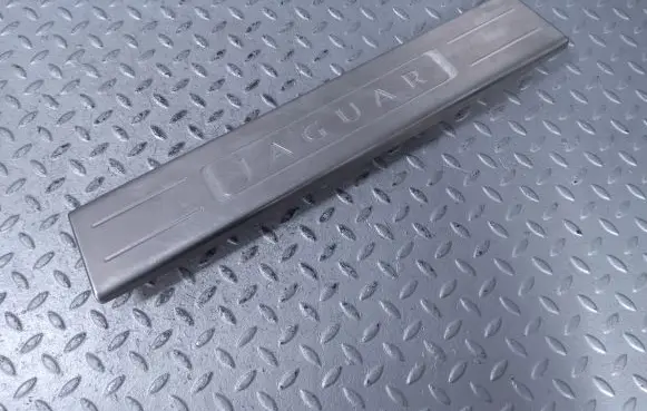 Jaguar XJ X351 Front sill trim cover AW9313201AE
