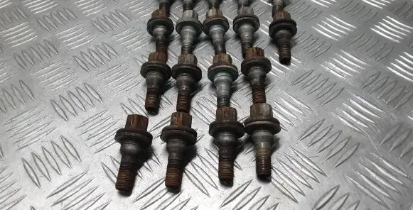 Peugeot 308 Nuts/bolts 