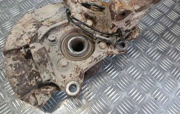 Volvo XC90 Front wheel hub spindle knuckle