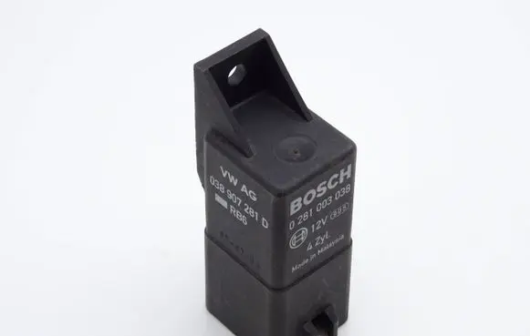 Volkswagen Caddy Glow plug pre-heat relay 038907281D 0281003038