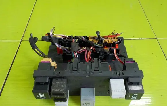 Volkswagen PASSAT B6 Central body control module 3C0937049AF 68T