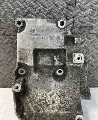 Volkswagen PASSAT B5 A/C compressor mount bracket 038260885B