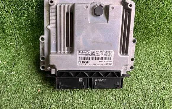 Ford Kuga II Engine control unit/module F1F112B684ZA RT1F112A650ZA 0281033231