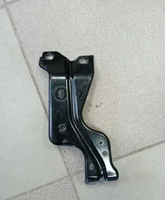 Porsche Macan (95B) Radiator mount bracket A0510271401