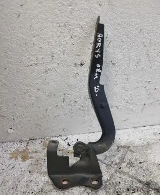 Toyota Auris 150 Engine bonnet/hood hinges