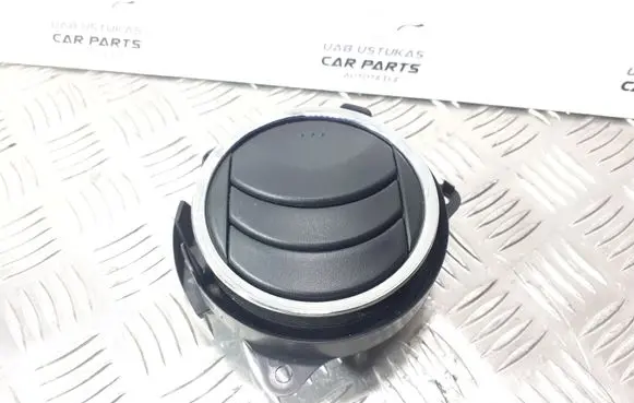 Mazda CX-7 Dashboard side air vent grill/cover trim