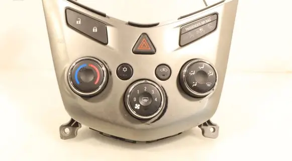 Chevrolet Aveo Interior fan control switch 11A110001