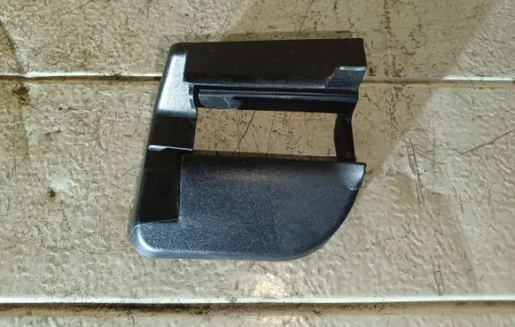 Mercedes-Benz ML W164 Front passenger seat rail trim A1649194320KZ