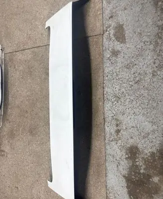 Tailgate/trunk spoiler