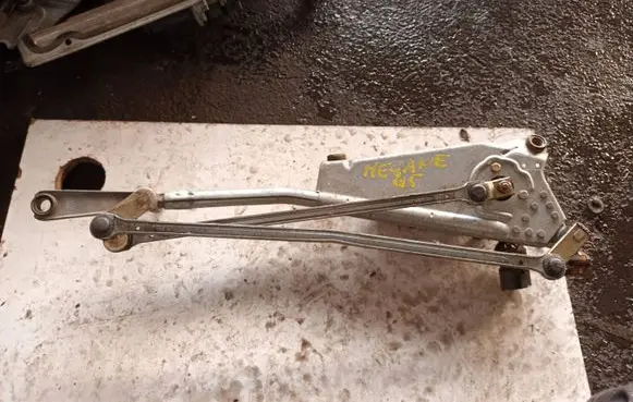 Renault Megane I Front wiper linkage 