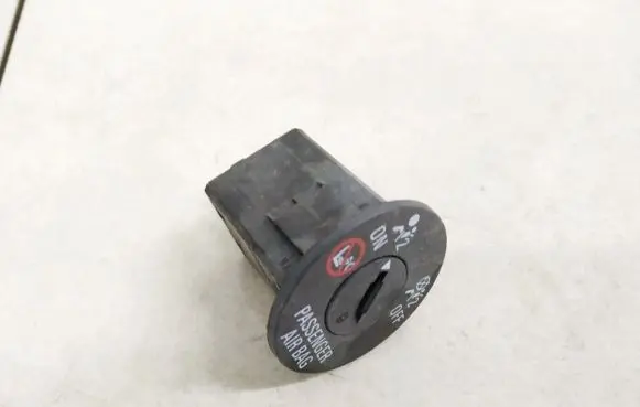 Opel Meriva B Passenger airbag on/off switch 13577258