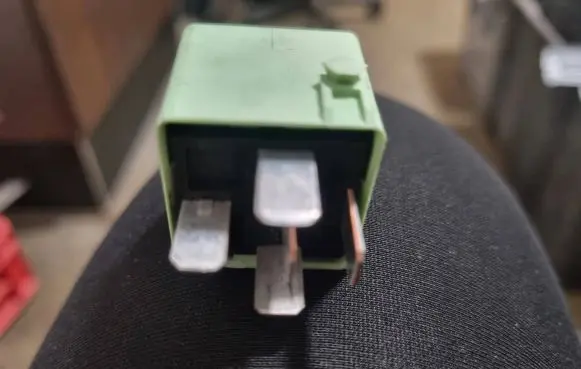 BMW 5 E39 Other relay 8373700