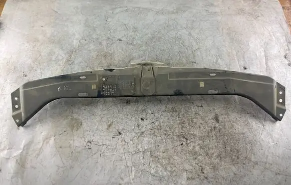 Mercedes-Benz E W210 Top upper radiator support slam panel