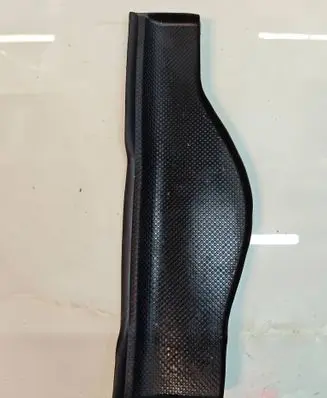 Volkswagen Touareg I Central console drawer/shelf pad 7L6858165 0095845
