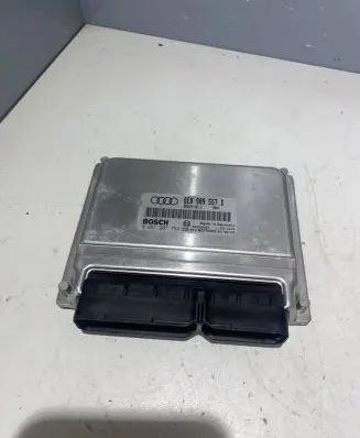 Audi A4 S4 B6 8E 8H Engine control unit/module 8E0909557D 26SA8305 0261207753