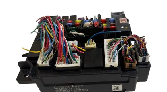 Mitsubishi Outlander Fuse box set 8637A642 51945J210 7071020170