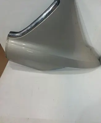 Rear fender molding trim
