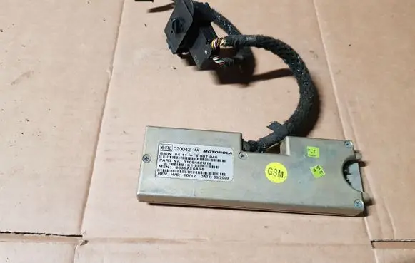 BMW 5 E39 Antenna control unit 6907046