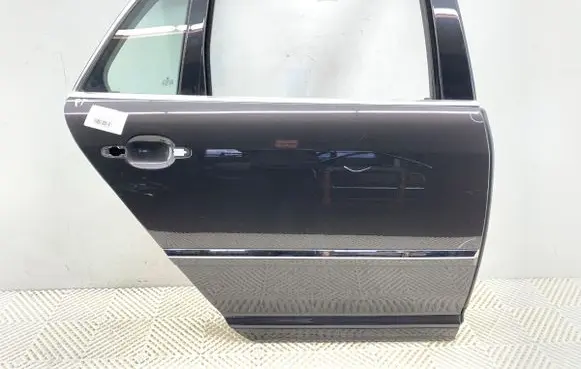 Volkswagen Phaeton Rear door