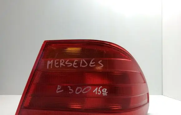 Mercedes-Benz E W210 Rear/tail lights A2108204464