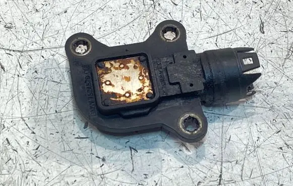BMW 5 E60 E61 Camshaft vanos timing valve 7524879