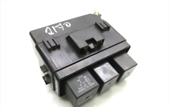 Peugeot 4007 Fuse box set MR301978