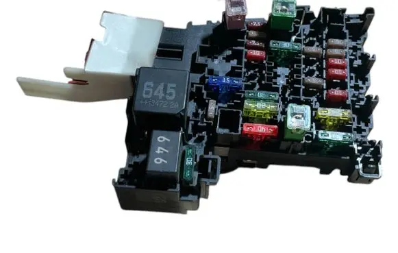 Skoda Octavia Mk3 (5E) Fuse module 5Q0937615C VWPE904181