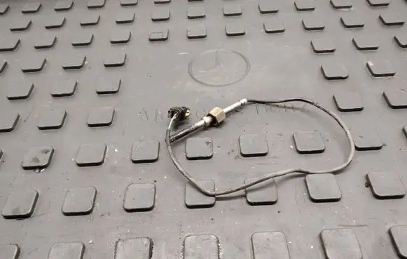 Mercedes-Benz GLK (X204) Exhaust gas temperature sensor A0071536728