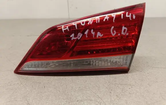 Tailgate rear/tail lights