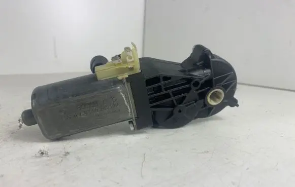 Mercedes-Benz R W251 Seat adjustment motor 0390203212 820648094