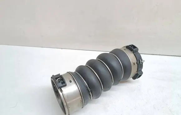 BMW 5 F10 F11 Intercooler hose/pipe