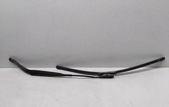 Renault Megane II Windshield/front glass wiper blade 8200417218