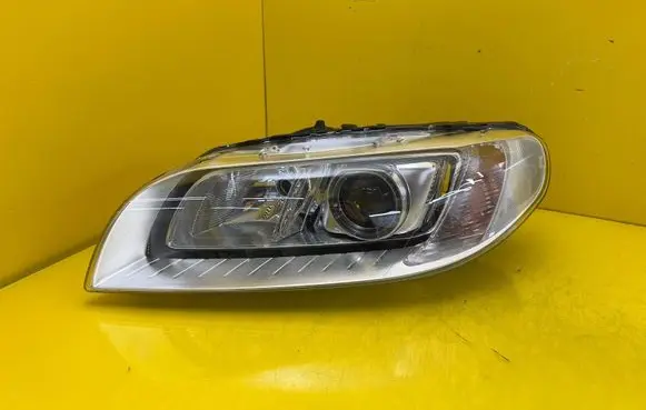 Volvo XC70 Headlight/headlamp 31420013