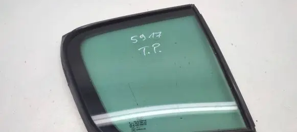 KIA Sportage Front door window glass four-door