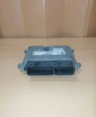 Volvo V50 Engine control unit/module P30650677 30650677