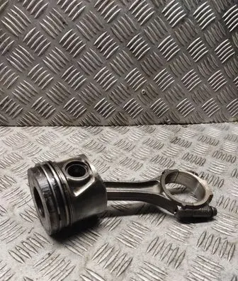 Volkswagen Caddy Piston with connecting rod 