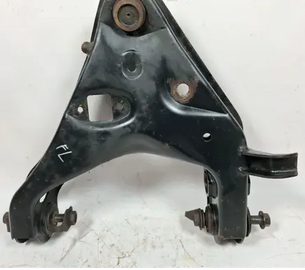 Front lower control arm/wishbone