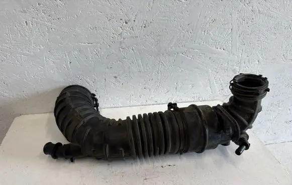 Hyundai Kona I Air intake hose/pipe 28139J9100