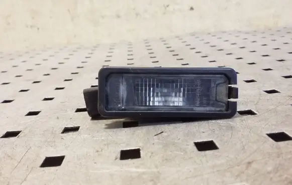 Volkswagen Golf VI Number plate light 1K8943021