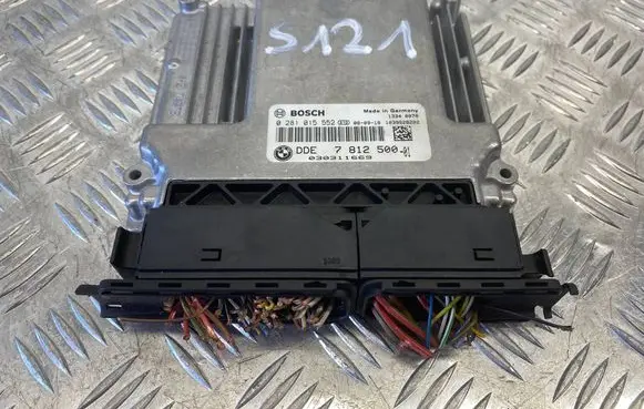 BMW 5 E60 E61 Engine control unit/module 781250001 0281015552