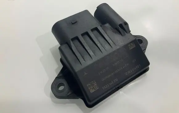 Mercedes-Benz CLS C219 Glow plug pre-heat relay A6429002800 0522140210 12103016901