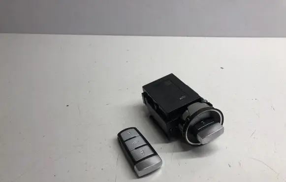 Volkswagen PASSAT B7 Ignition lock 3C0905843