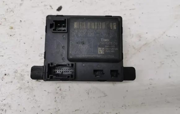 Mercedes-Benz Sprinter W906 Door central lock control unit/module A9068204126