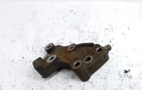 Honda CR-V Engine mounting bracket