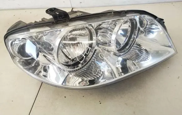 Fiat Punto (188) Headlight/headlamp a385
