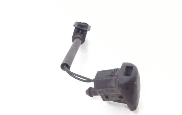 BMW 5 E60 E61 Windshield washer spray nozzle 7132969