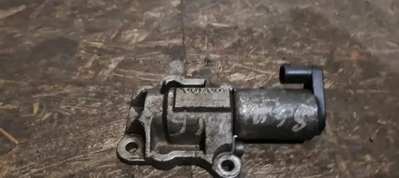 Volvo XC90 Camshaft vanos timing valve 8670421